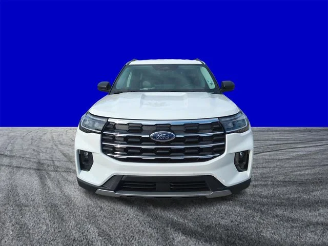 New 2026 Star White Metallic Tri-Coat Ford Active image 9
