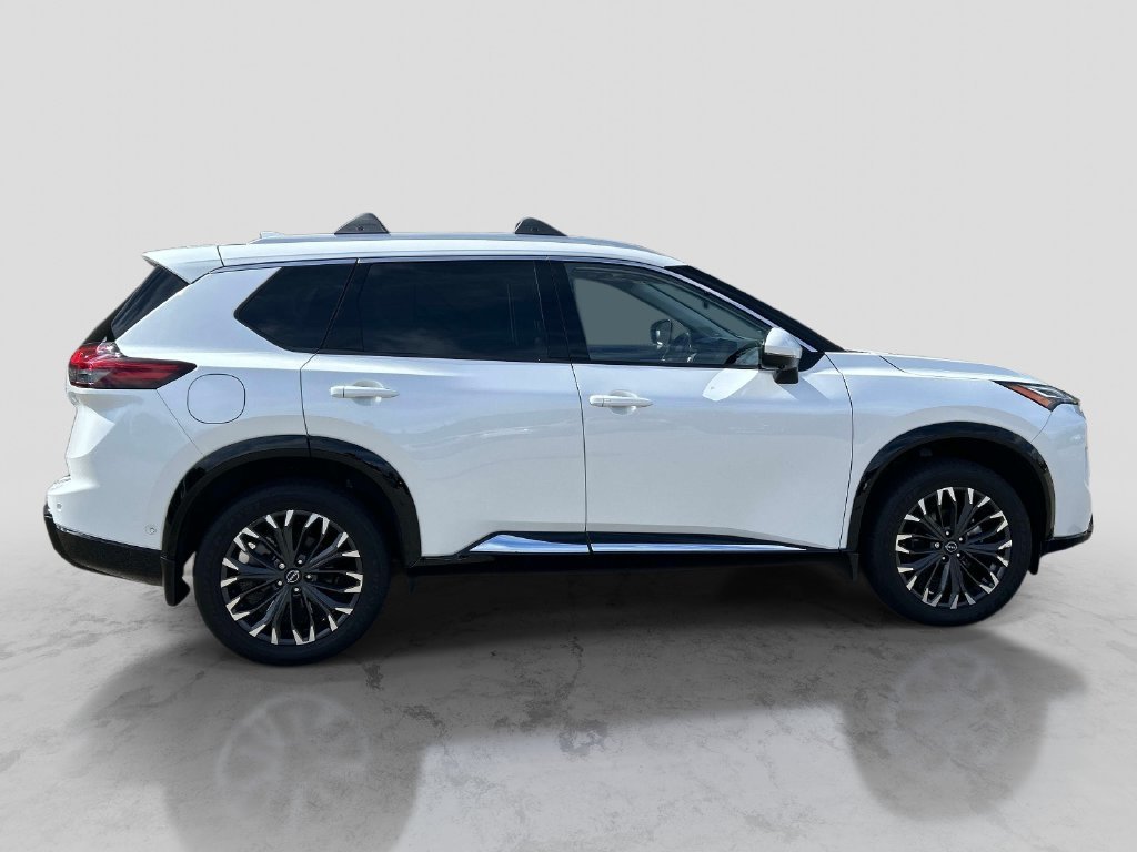 Used 2025 White Nissan Platinum image 6
