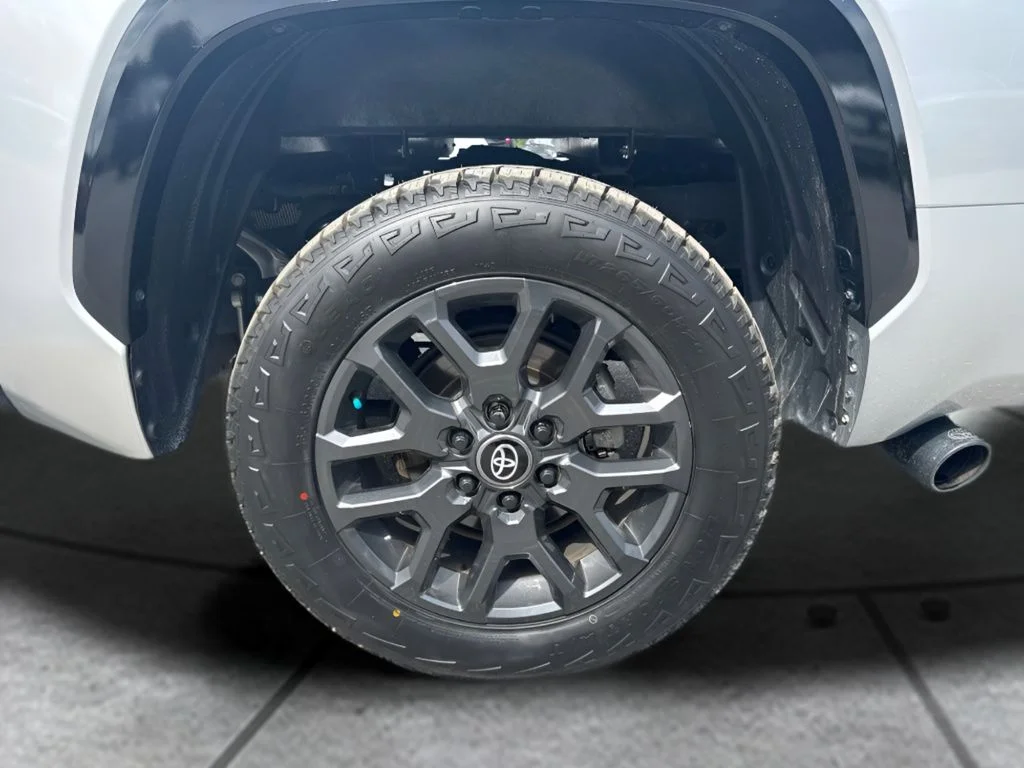 Used 2025 Silver Toyota Platinum image 25
