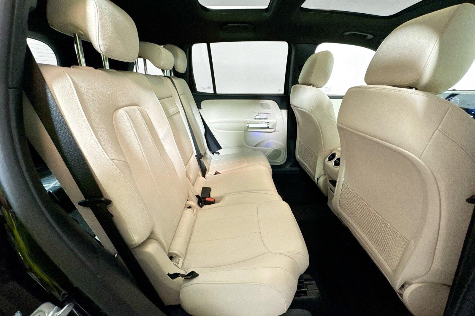 New 2026 Night Black Mercedes-Benz GLB 250 image 25