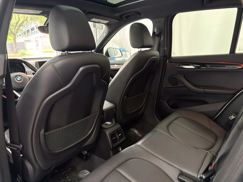 Used 2017 White BMW sDrive28i image 23