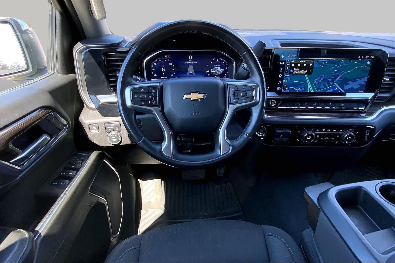 Used 2025 Sterling Gray Metallic Chevrolet LT image 9
