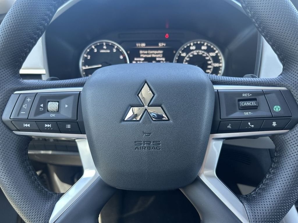 New 2026 RED DIAMOND Mitsubishi SE image 23