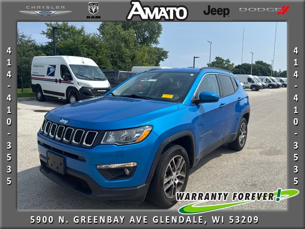 Used 2018 Blue Jeep Latitude image 1