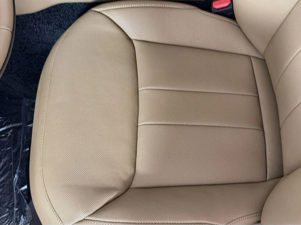 New 2026 Fuji White Land Rover SE 7 Seats image 20