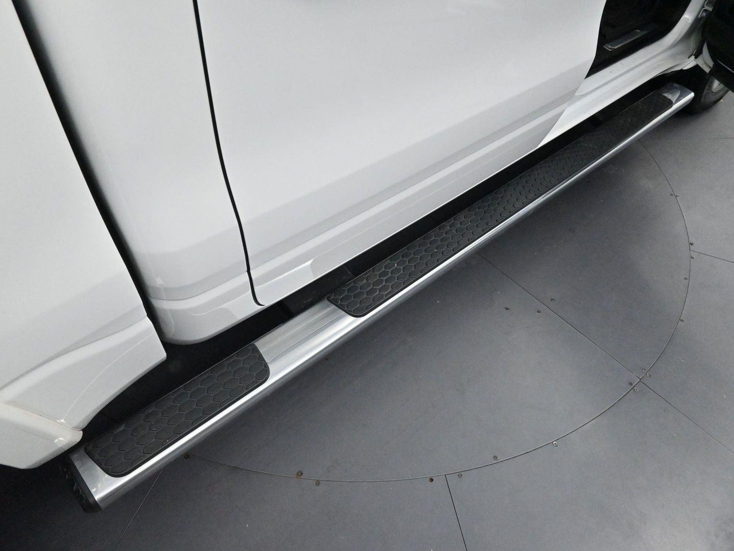 Used 2022 Bright White Clearcoat Ram Laramie image 9
