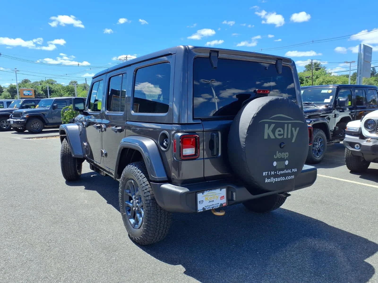 New 2026 Granite Crystal Metallic Clearcoat Jeep 85th Anniversary image 11
