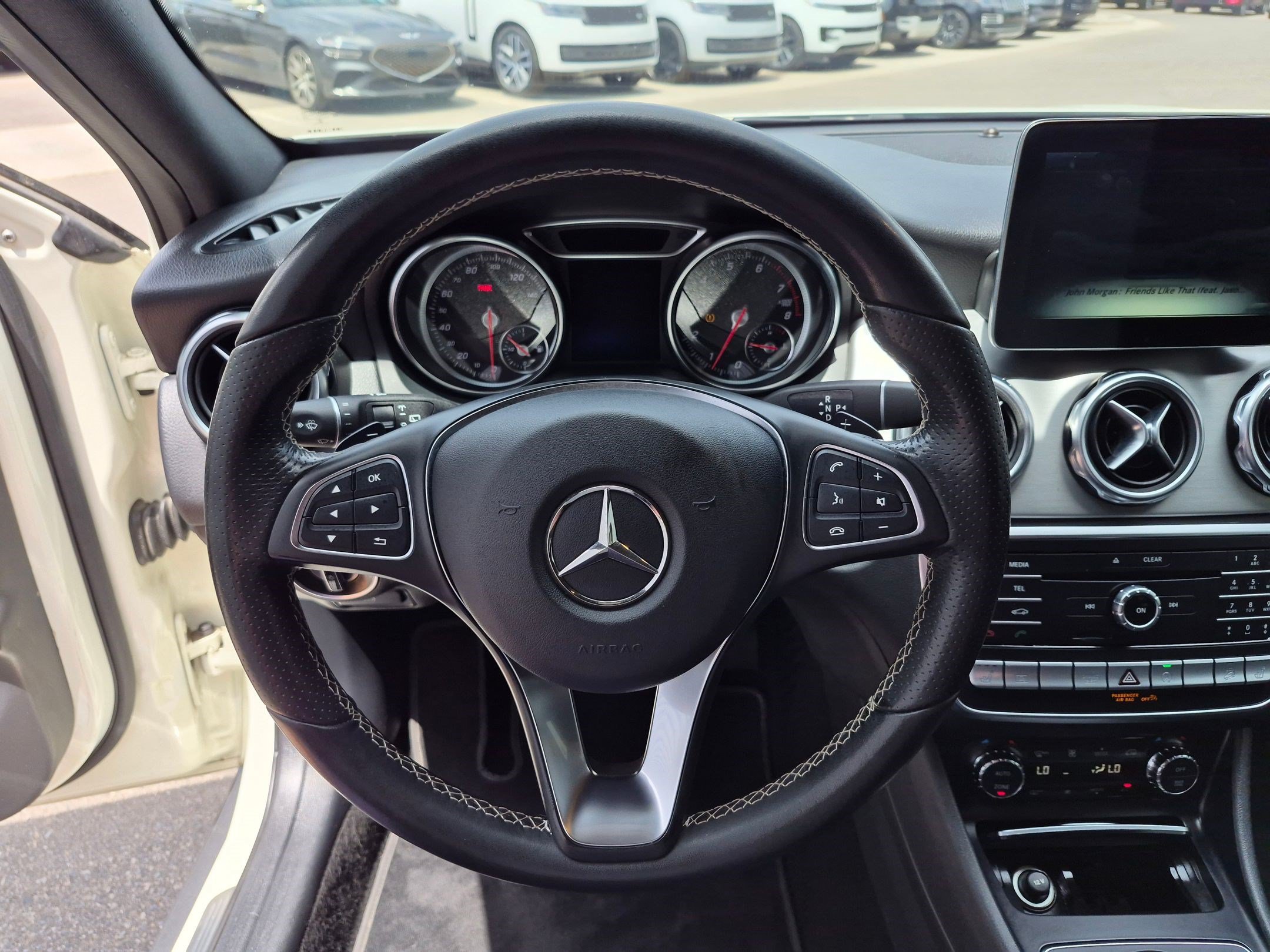 Used 2018 Cirrus White Mercedes-Benz GLA 250 image 16