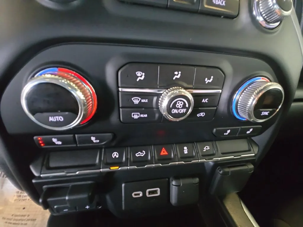 Used 2021 Black GMC Elevation image 23