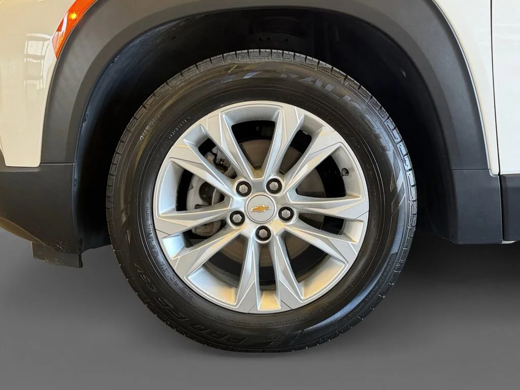 Used 2023 Summit White Chevrolet LS image 15