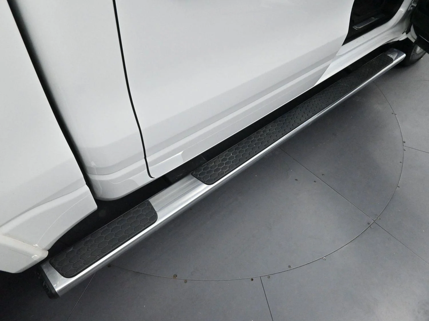 Used 2022 Bright White Clearcoat Ram Laramie image 9