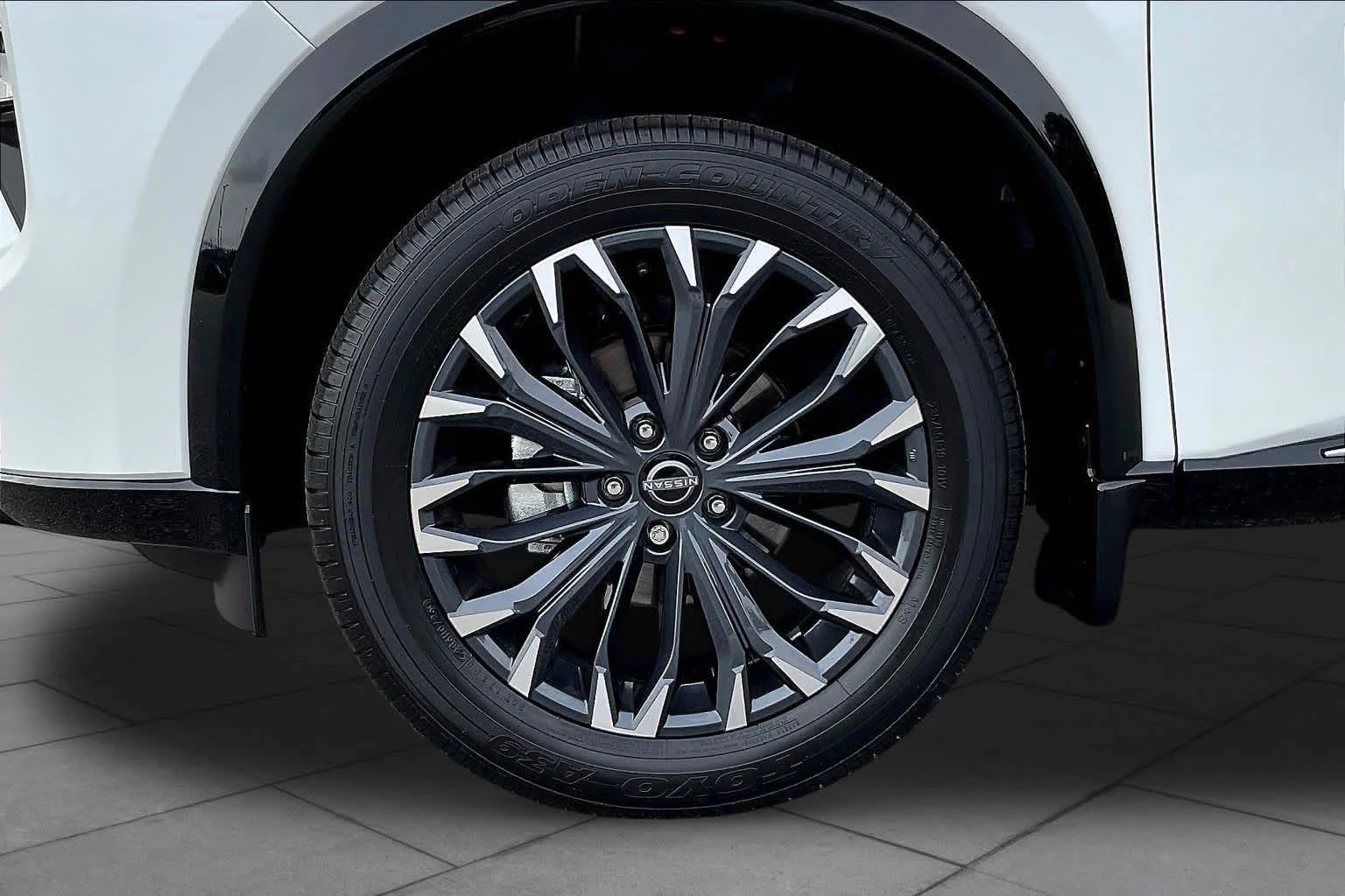 Used 2025 Everest White Pearl Nissan Platinum image 21