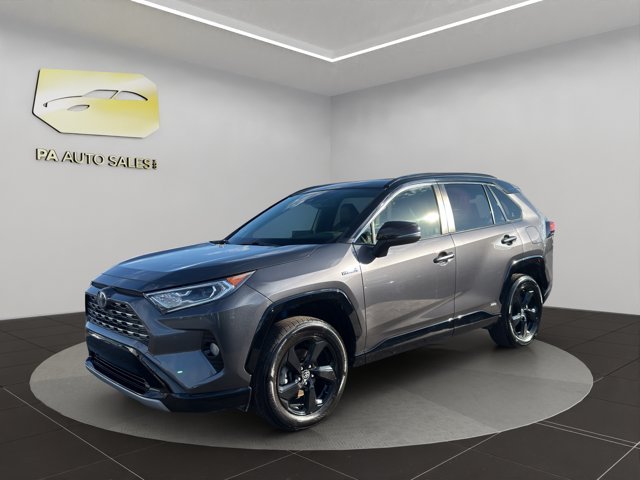 Used 2021 Gray Toyota Hybrid XSE image 3