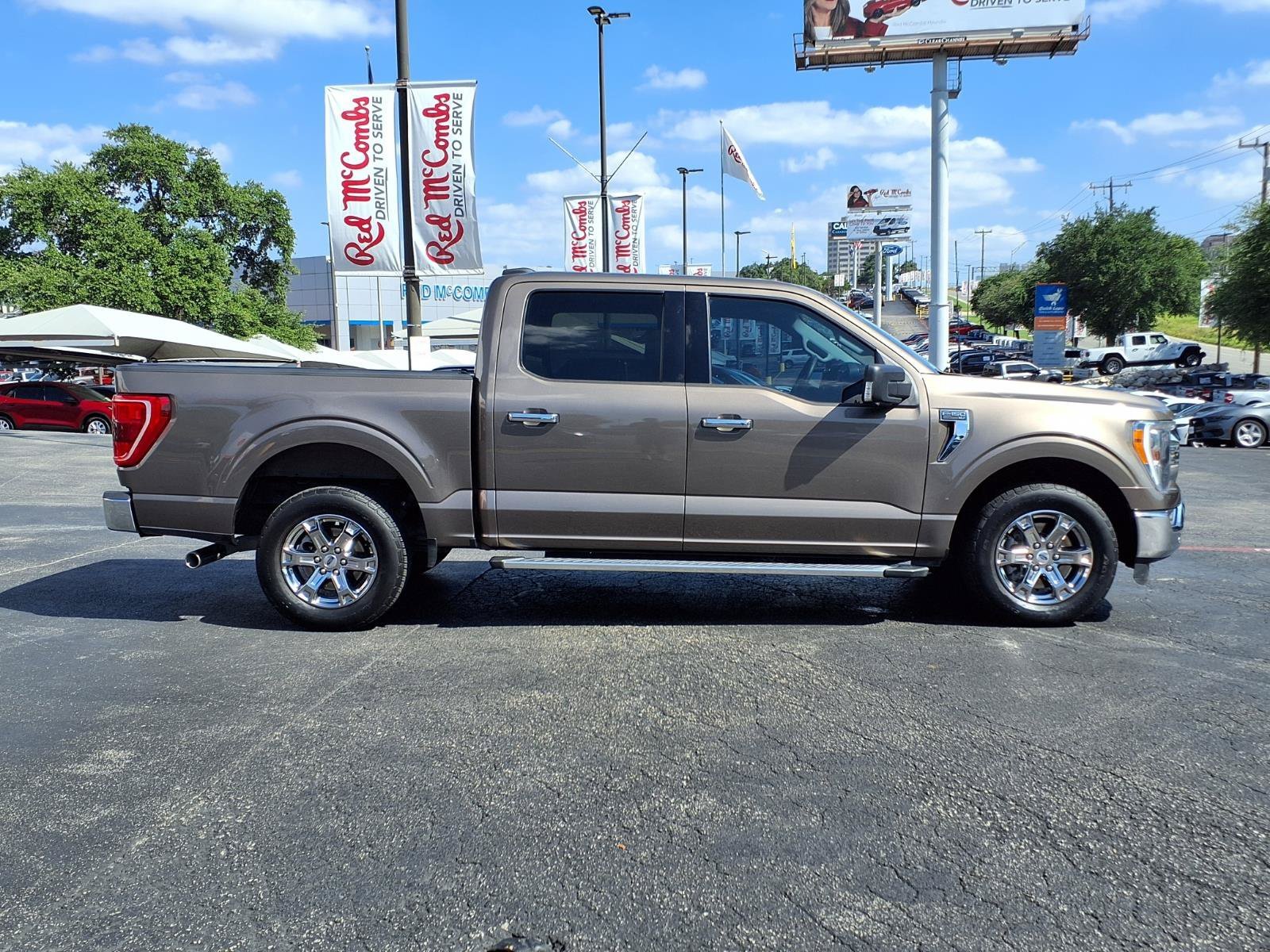 Used 2022 Gray Ford XLT image 4