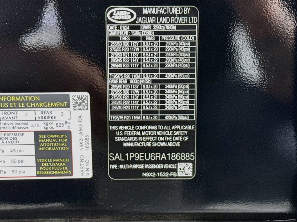 Used 2024 Black Land Rover SE image 33