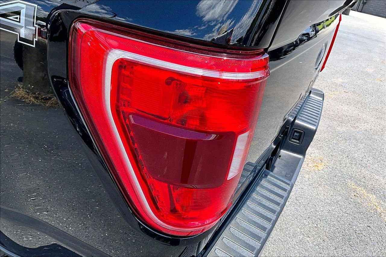 Used 2023 Agate Black Metallic Ford XLT image 26