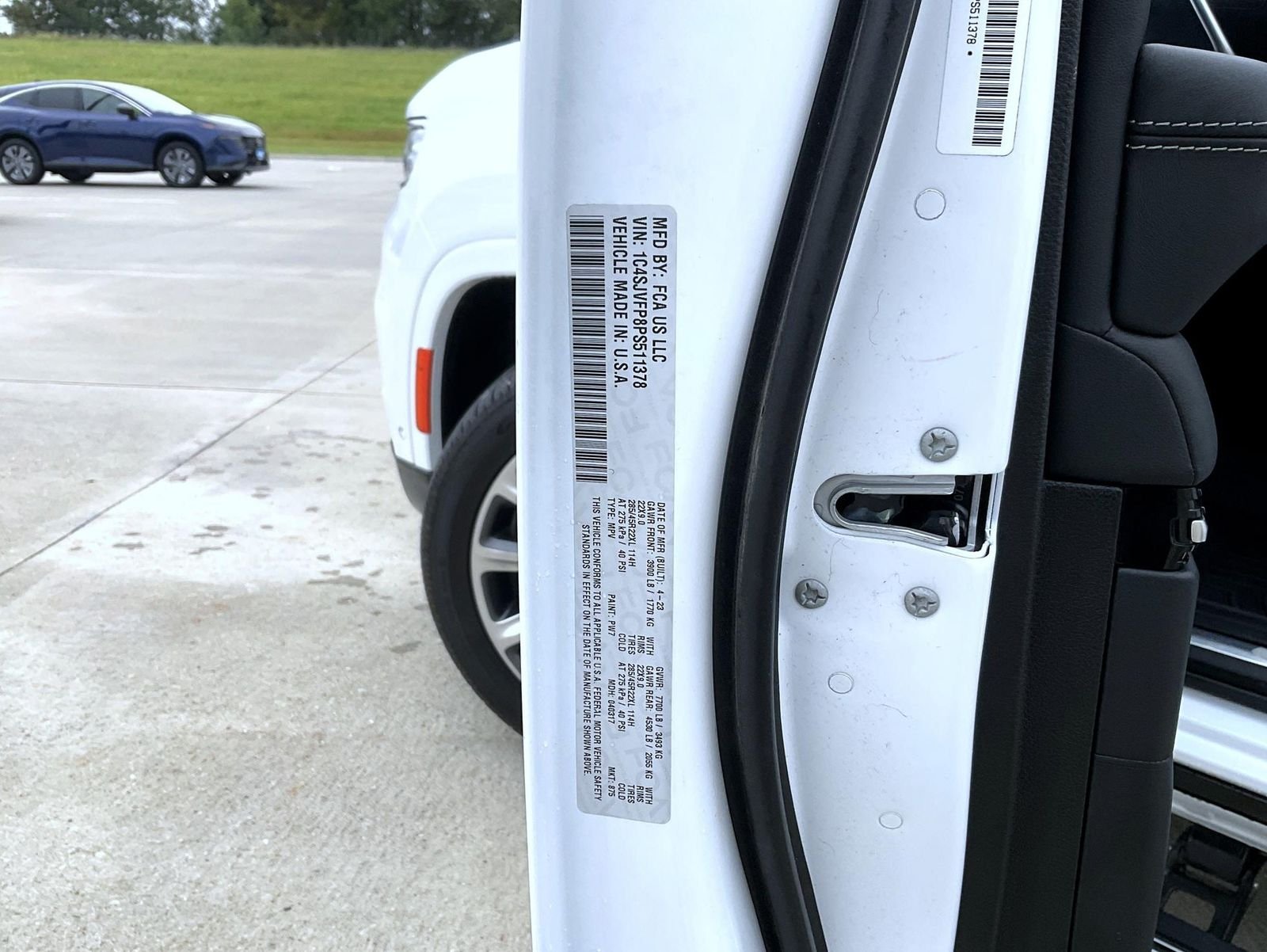 Used 2023 White Jeep Series II image 27