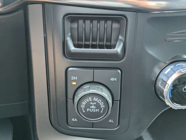 Used 2024 Avalanche Ford Lariat image 30