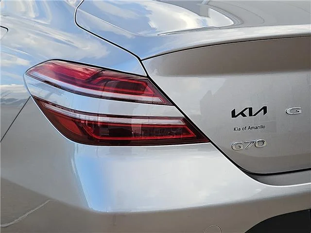 Used 2025 Savile Silver Genesis 2.5T Rear-Wheel Drive image 6