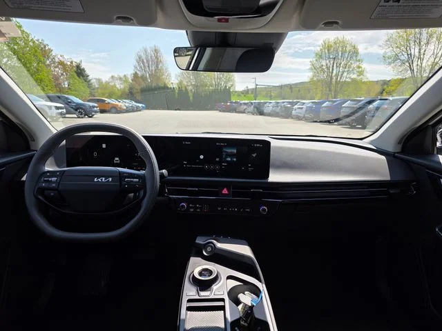 New 2026 Glacial White Pearl Kia Wind image 17