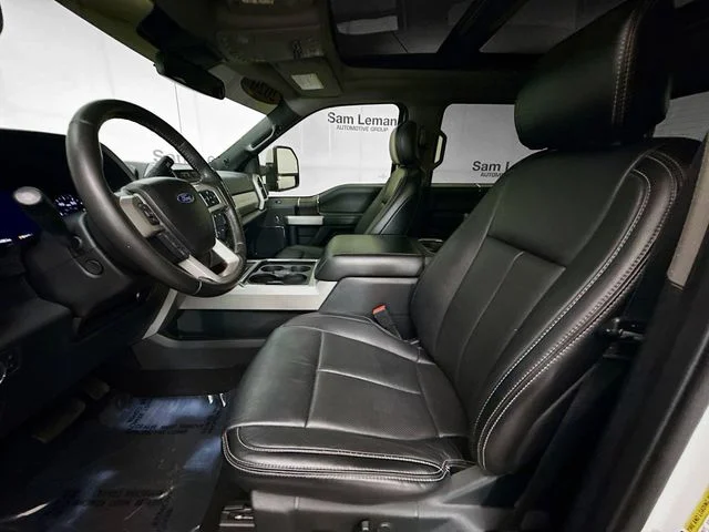 Used 2020 White Metallic Ford Lariat image 21