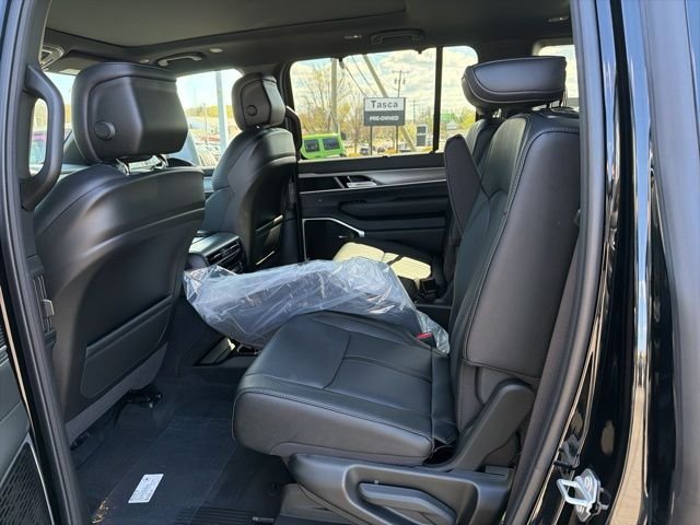 New 2026 High Gloss Black Exterior Paint Jeep Limited Reserve image 9