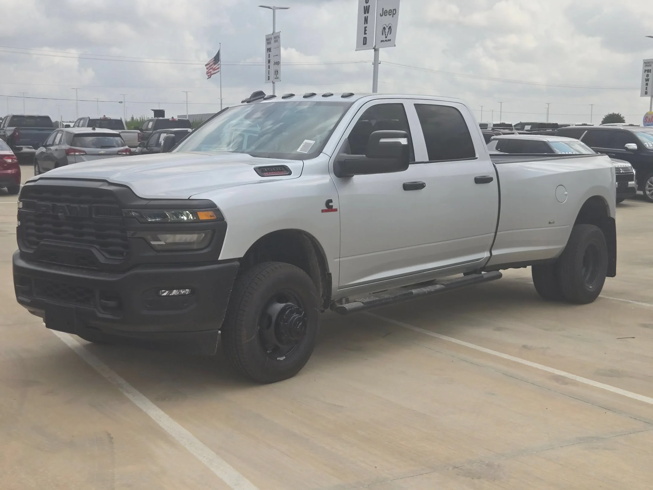 New 2026 Silver-Zynith Exterior Paint RAM Tradesman image 7