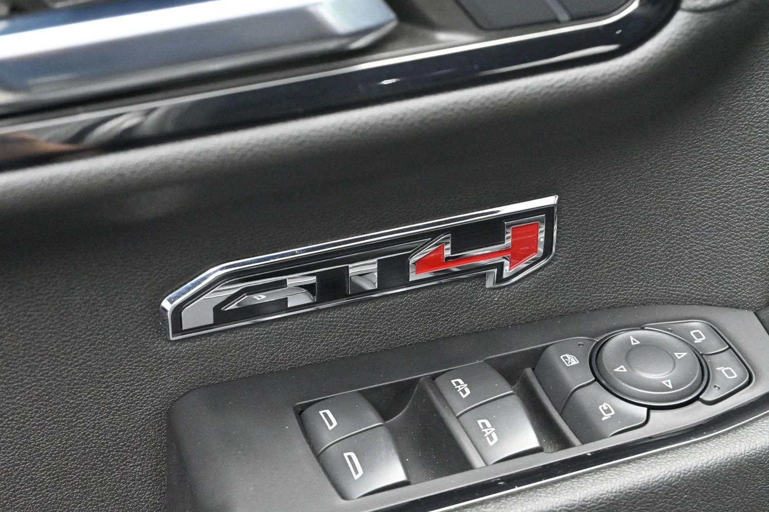 Used 2024 Onyx Black GMC AT4 image 12