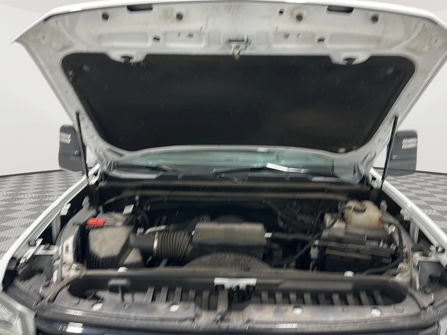 Used 2025 Summit White Chevrolet LT image 28