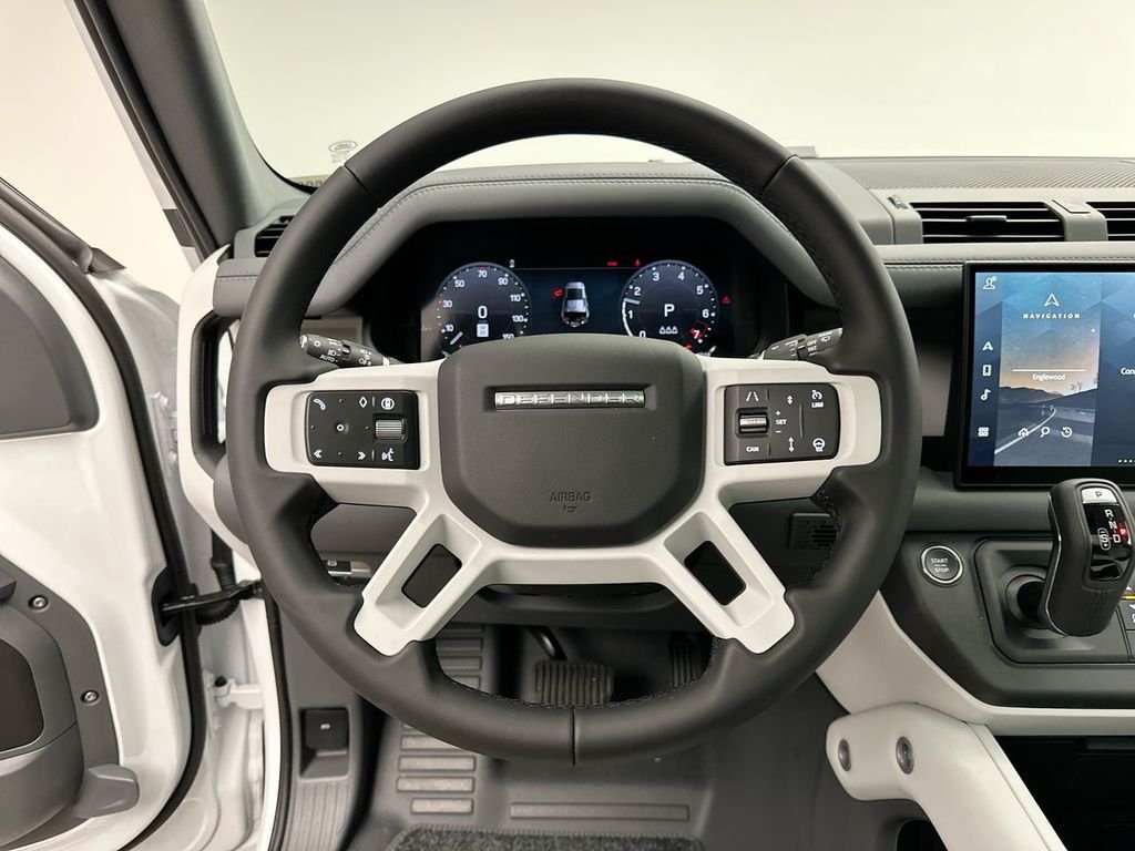 Used 2025 Fuji White Land Rover S image 15
