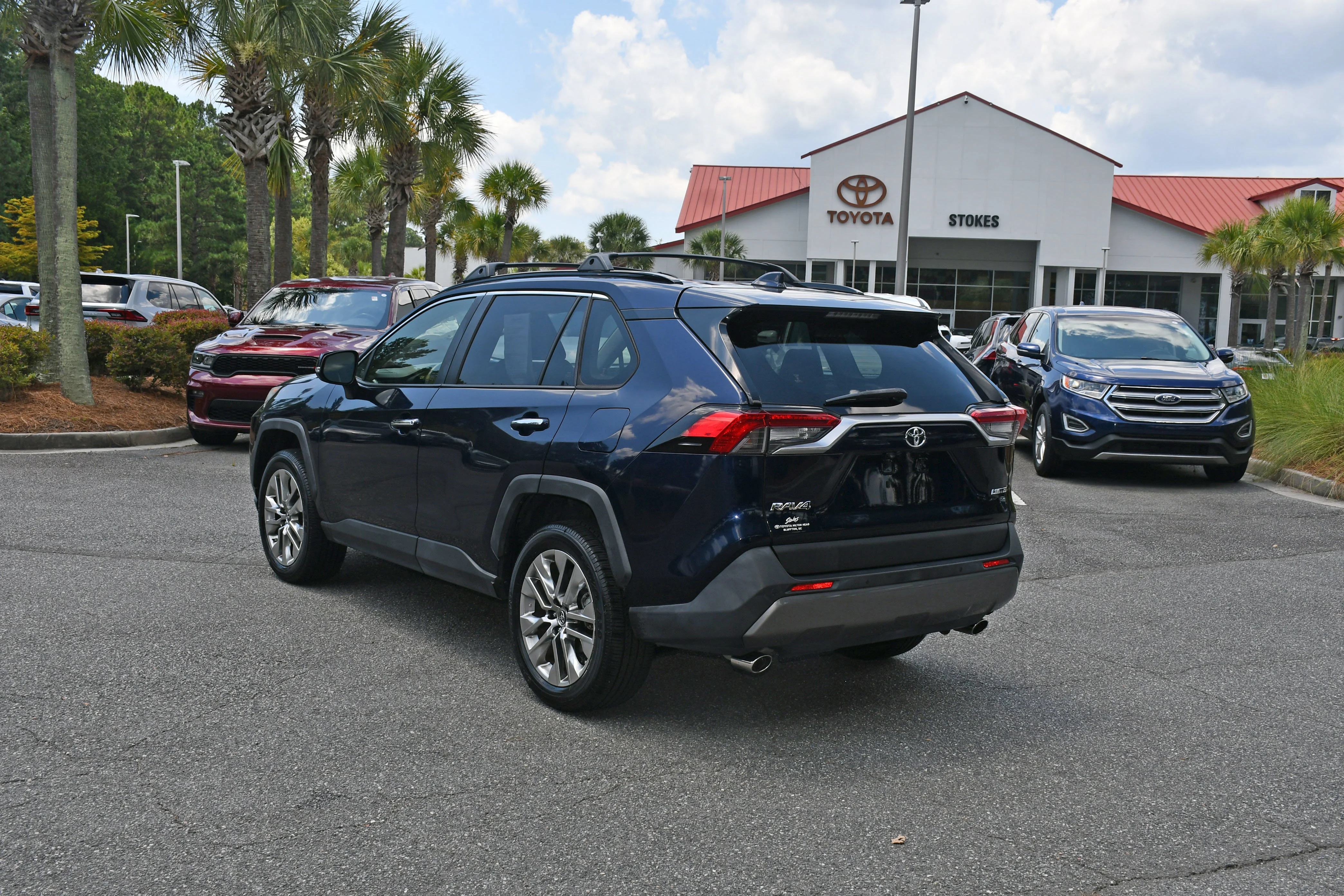 Used 2019  Toyota Limited image 3