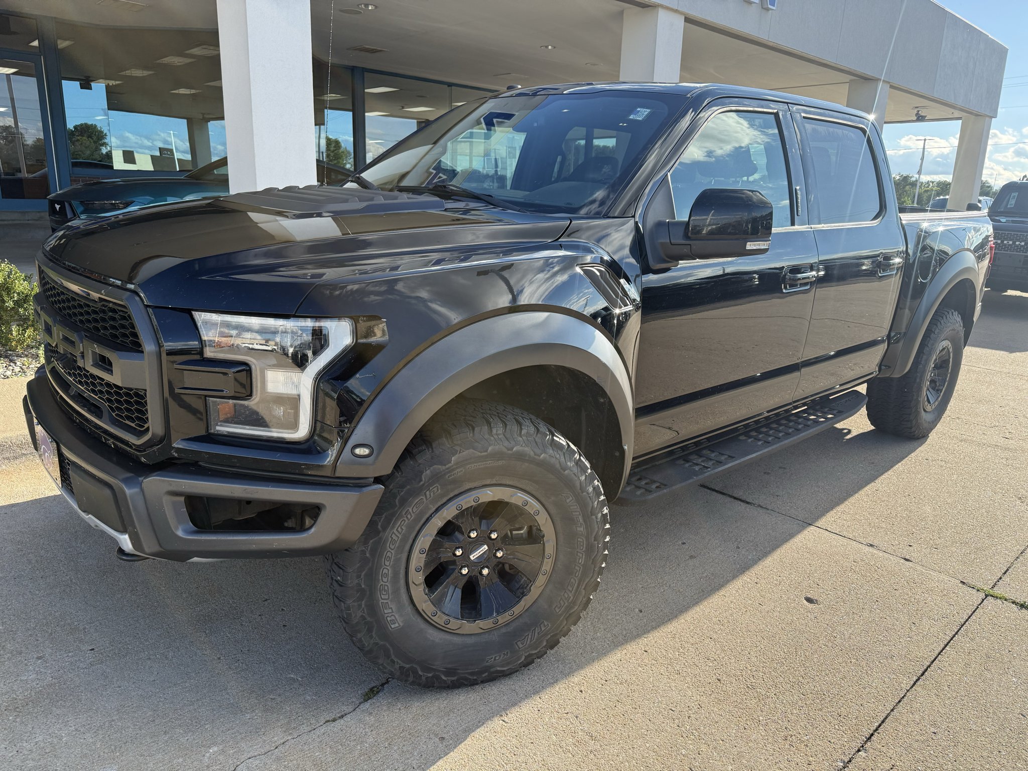 Used 2017  Ford Raptor image 8