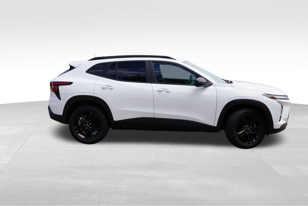 2025 Chevrolet Trax Activ - Photo 3