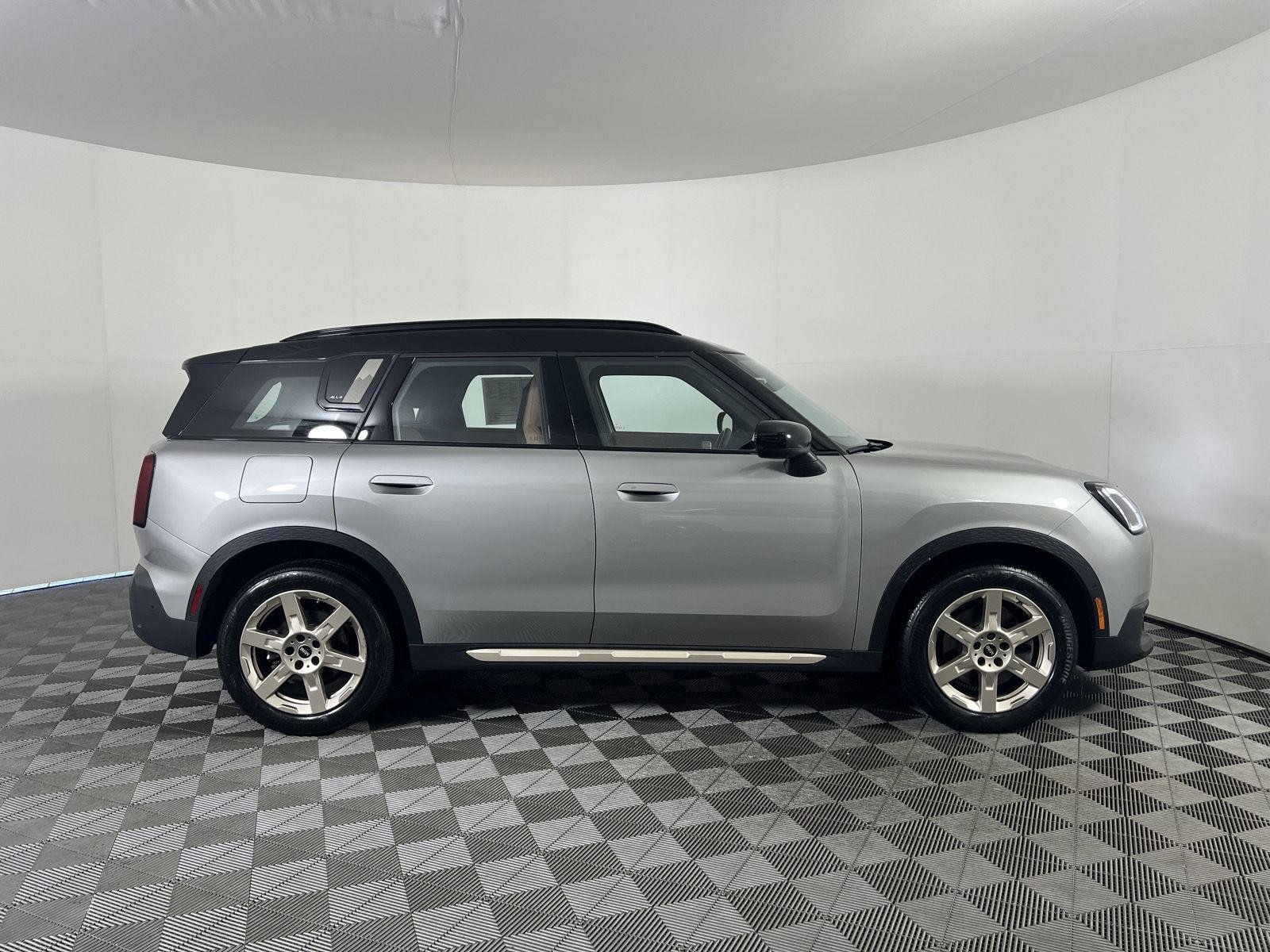 Used 2025 Melting Silver III Metallic MINI S image 2