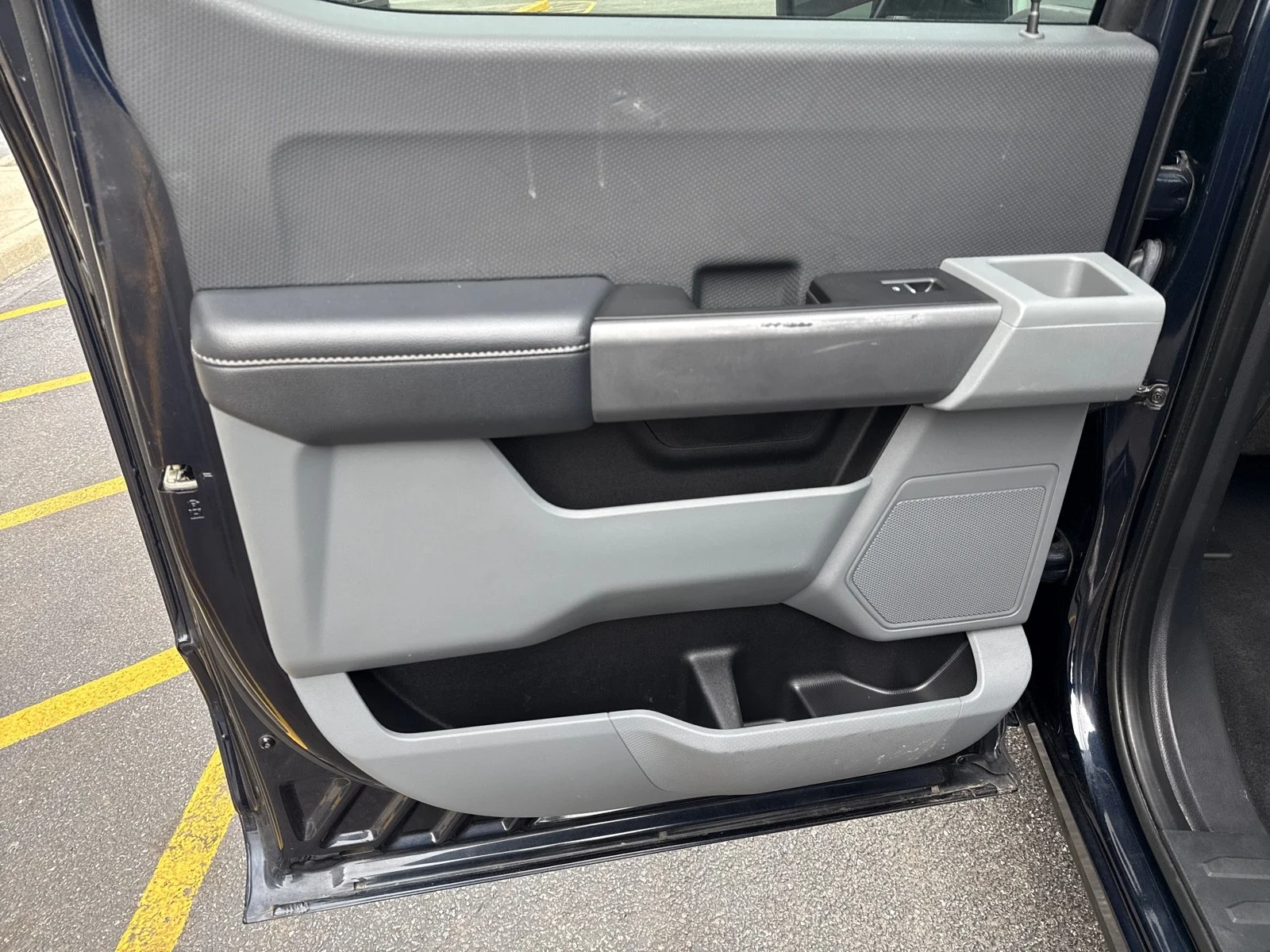 Used 2023 Antimatter Blue Metallic Ford XLT 4WD image 37