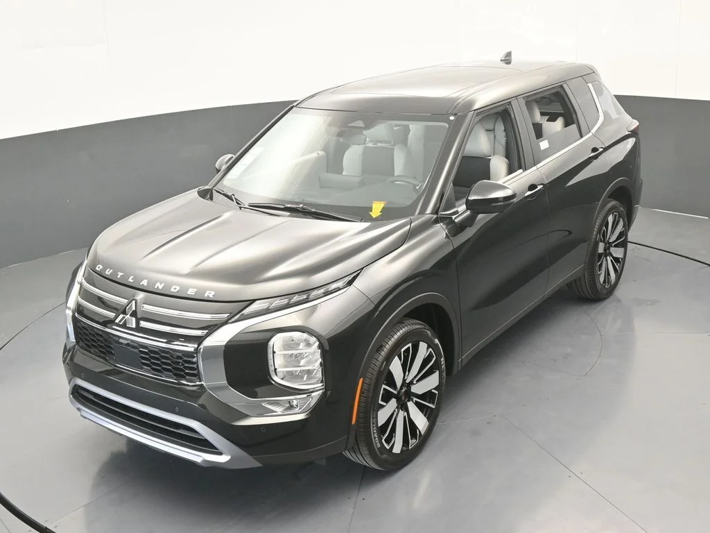 New 2026 Black Diamond Mitsubishi SE image 51
