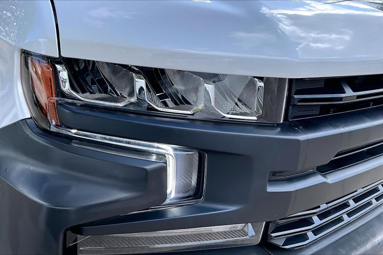 Used 2021 Iridescent Pearl Tricoat Chevrolet LT image 25