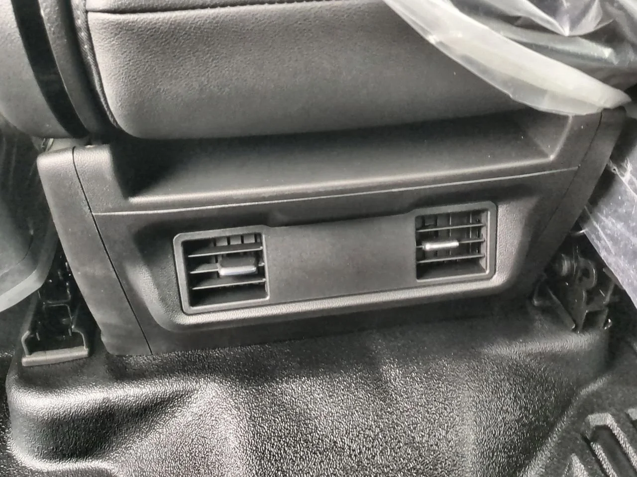 New 2026 Summit White GMC Pro image 20
