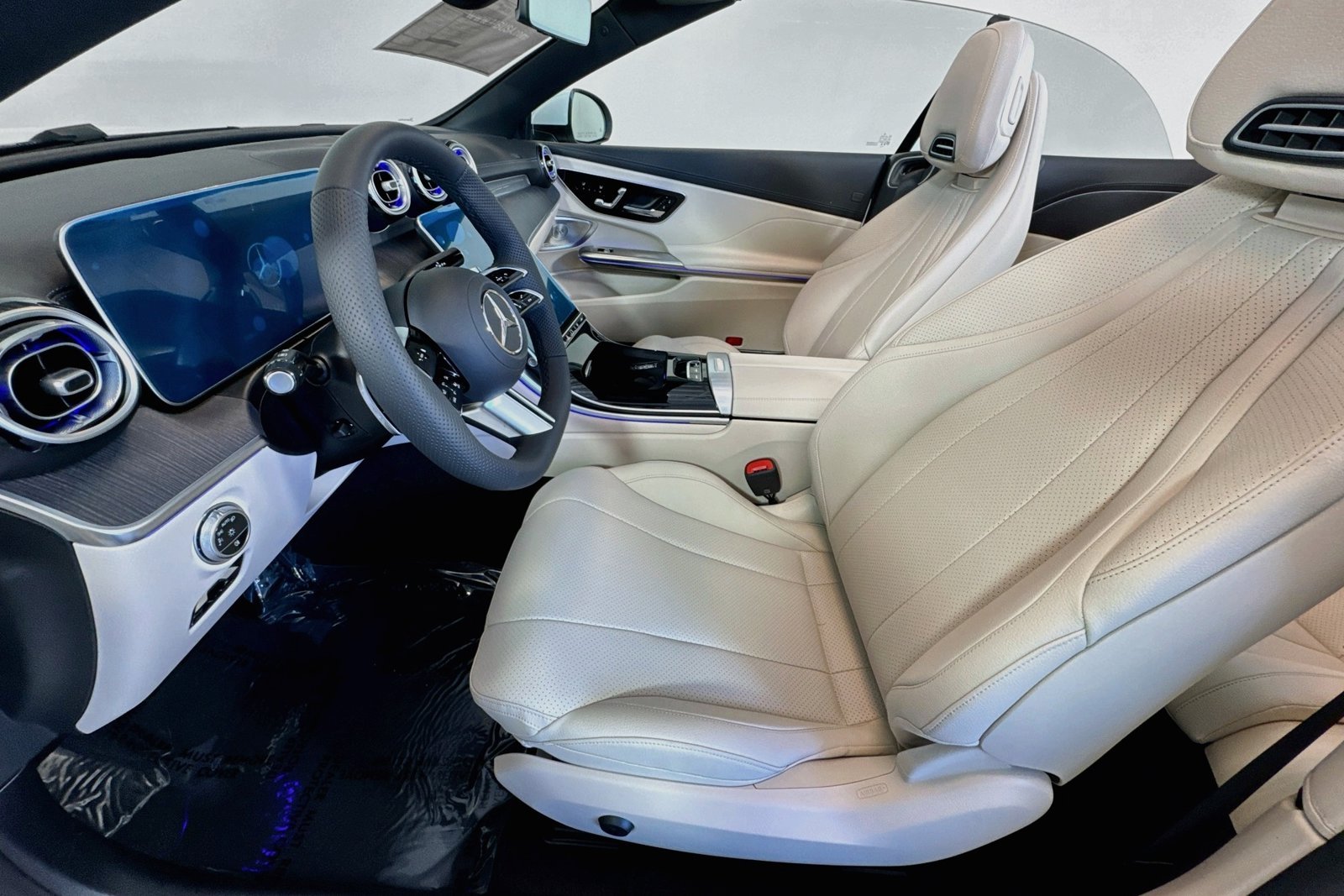 New 2026 Polar White Mercedes-Benz CLE 450 image 18