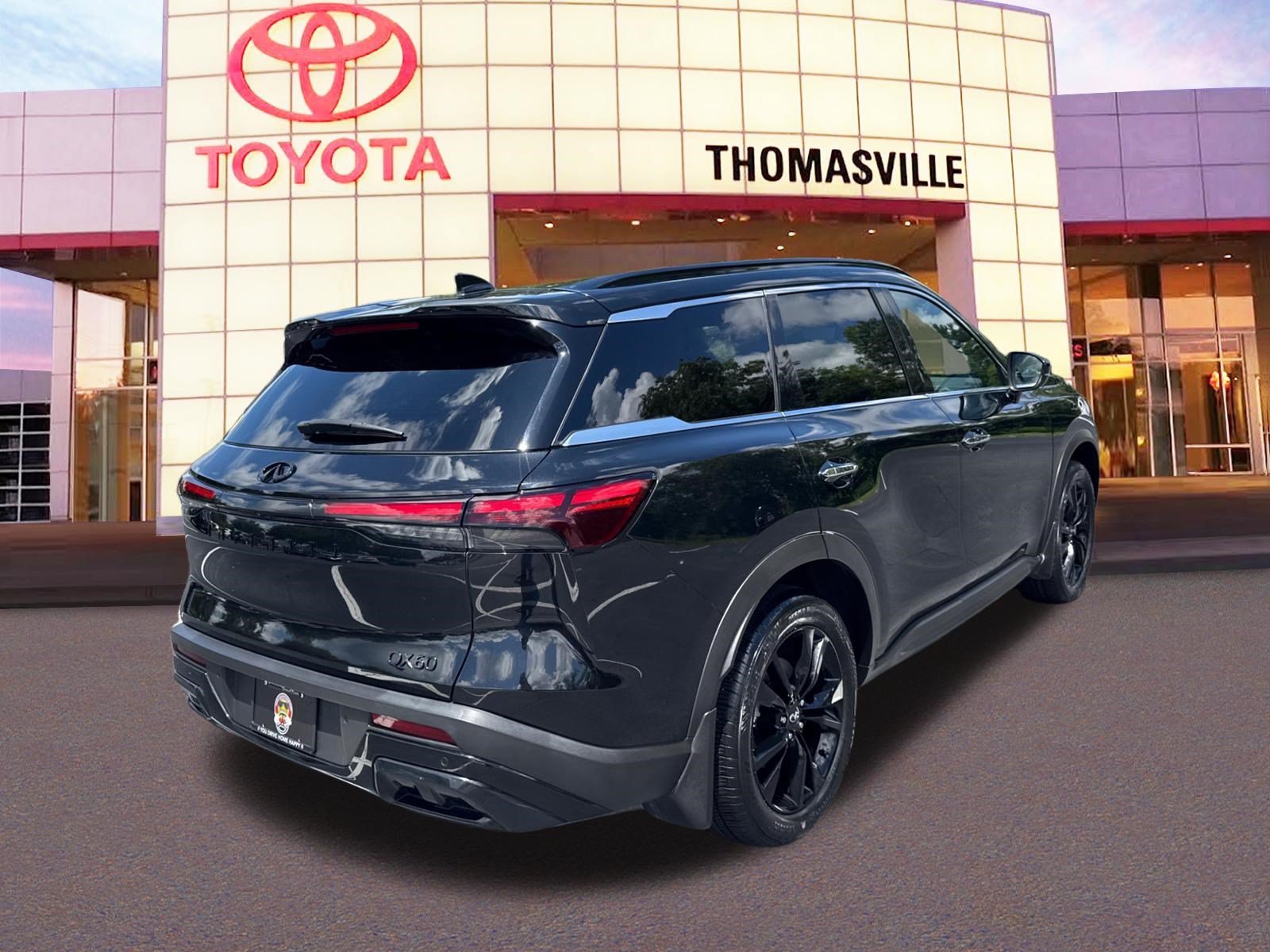 Used 2025 Mineral Black INFINITI LUXE image 5
