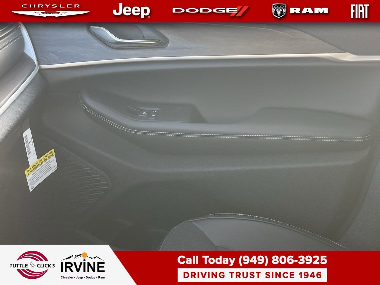 New 2026 Bright White Clear-Coat Exterior Paint Jeep Laredo Altitude image 21