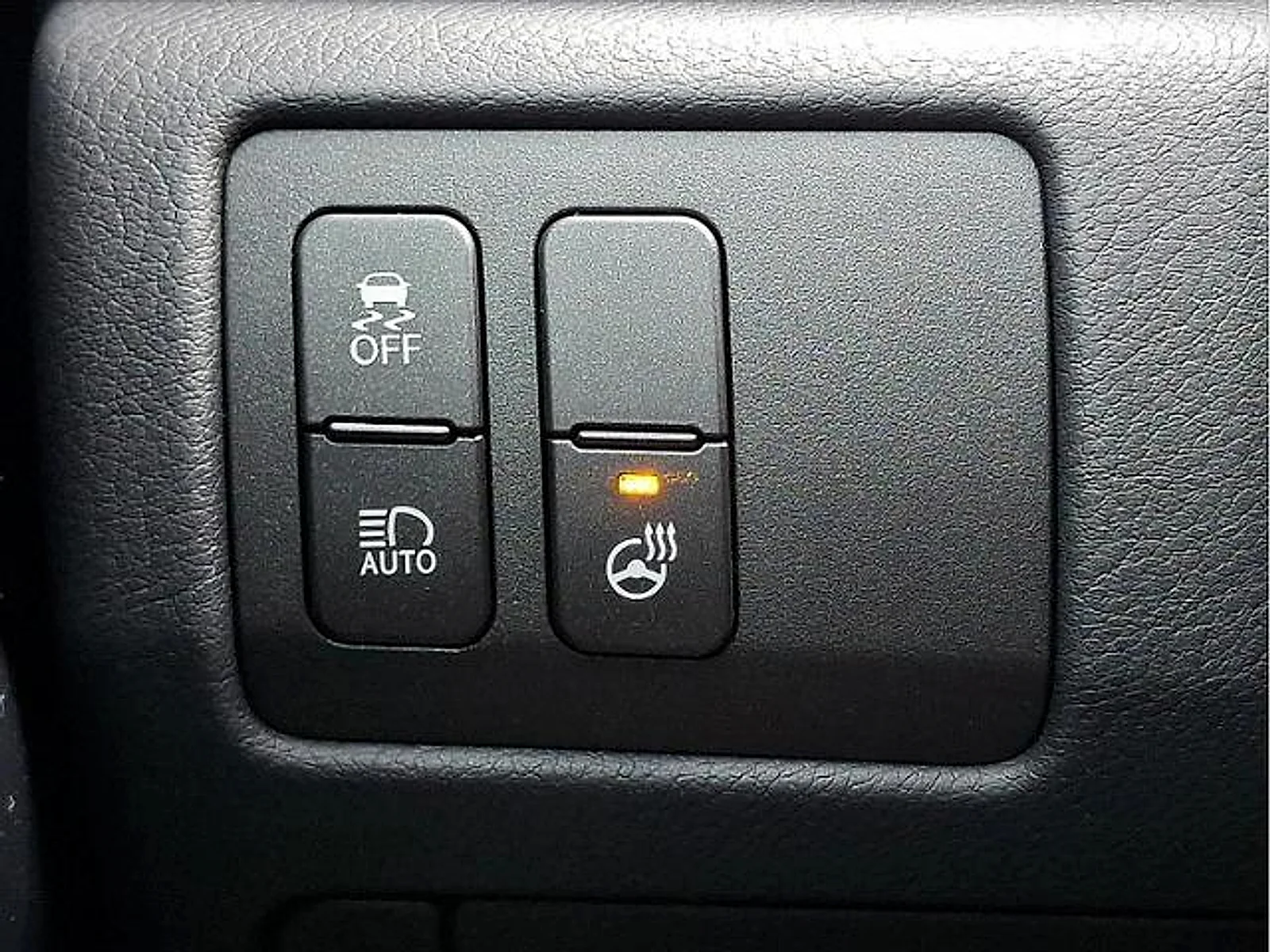 Used 2020 Atomic Silver Lexus  image 25