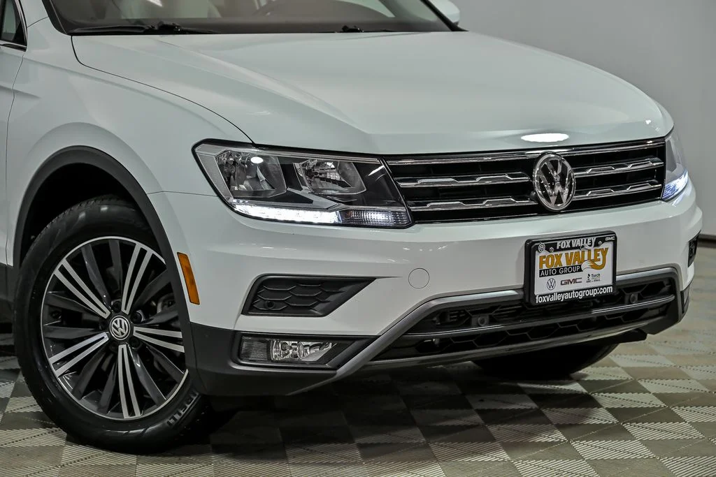 Used 2019  Volkswagen 2.0T SEL image 2