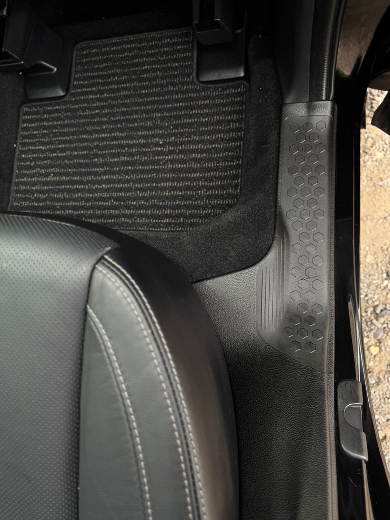 Used 2018 Crystal Black Silica Subaru 2.5i Limited image 33