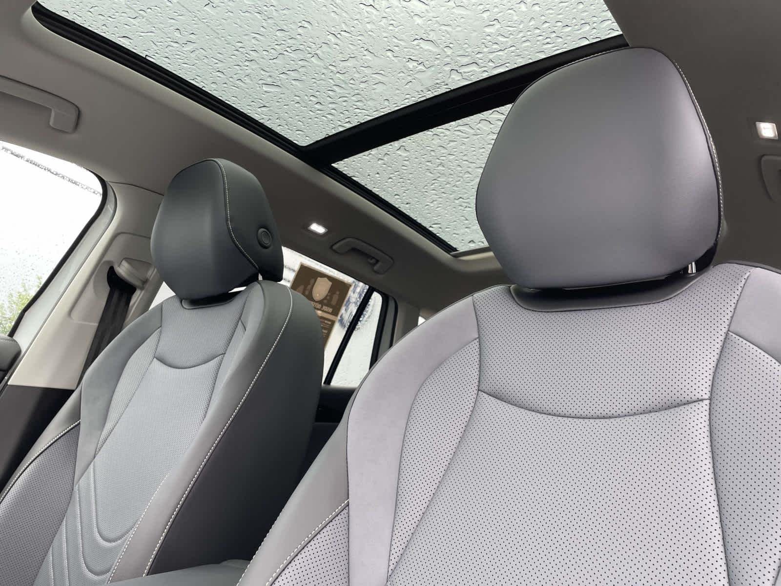 New 2026 Pure White Volkswagen SE image 15