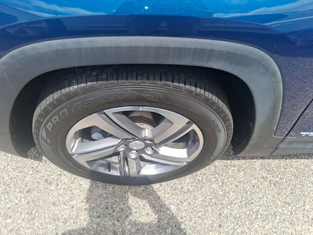 Used 2020 Blue GMC SLT image 8