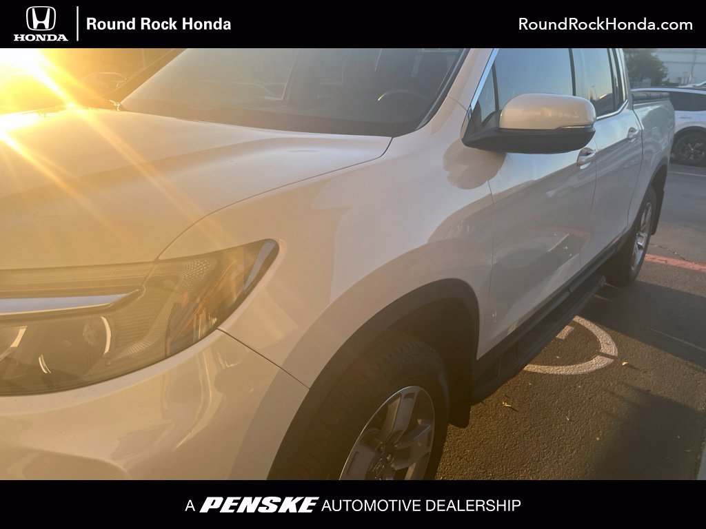 Used 2025 Platinum White Pearl Honda RTL image 1