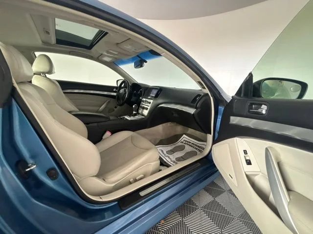 Used 2013 Lapis Blue INFINITI x image 22