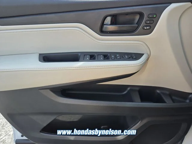 New 2027 White Honda EX-L image 15