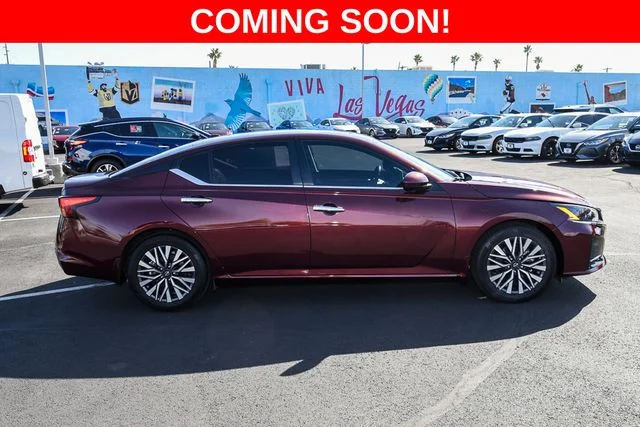 Used 2024 Red Nissan 2.5 SV image 6